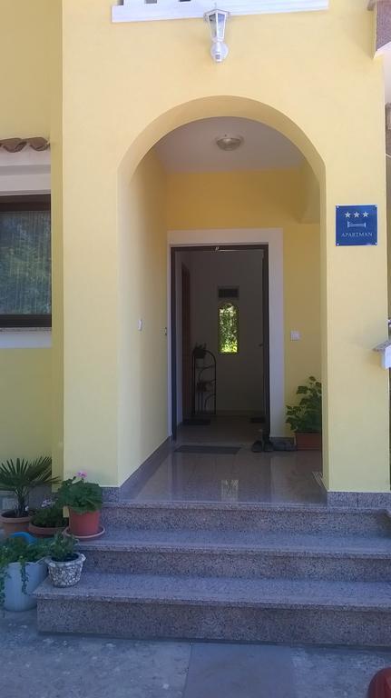 Apartment Smajlovic Kukci Exterior photo
