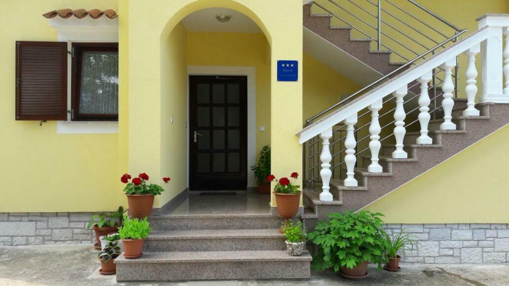 Apartment Smajlovic Kukci Exterior photo